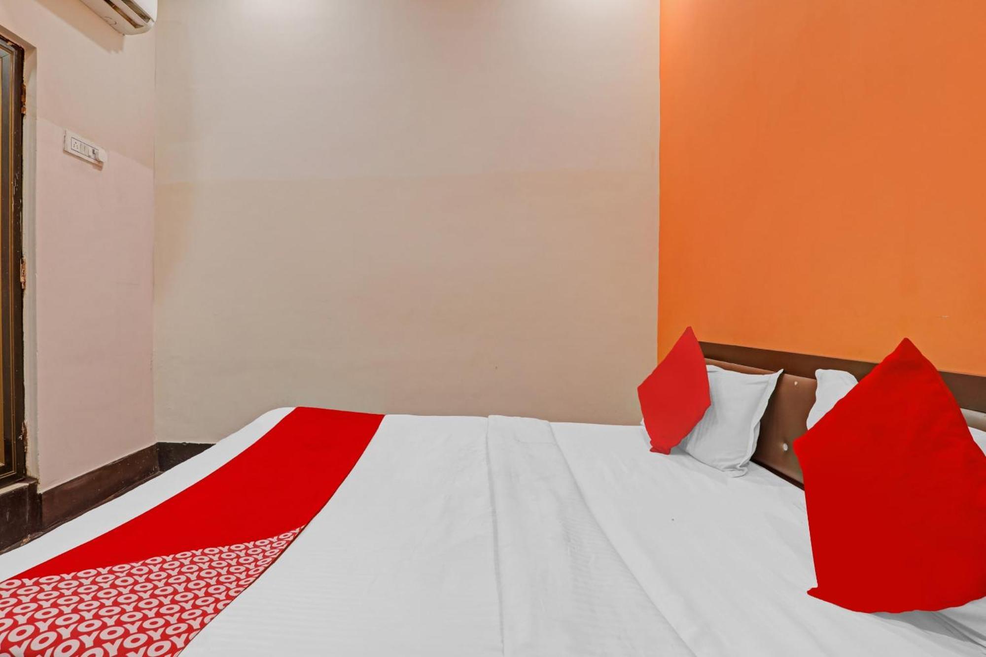Hotel O New Pacifica Grand Near Phoenix United Lucknow Buitenkant foto